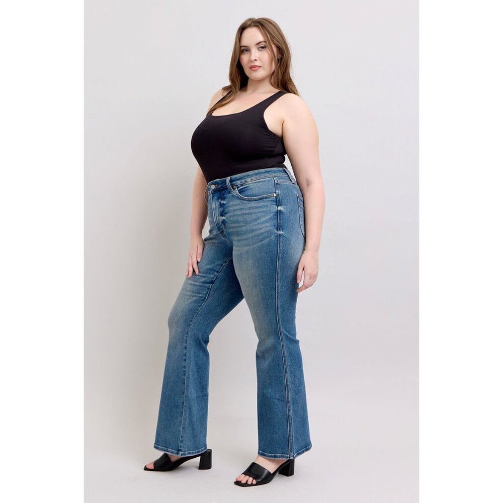 NWT ⭐JUST DROPPED! Judy Blue Mid Rise Tummy Control Retro Flare Jeans, Plus Size